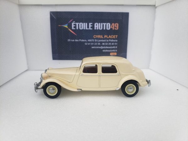 Citroën – 15 CV 6 CYL - Vins Rouges Harmonieux pour Chaque Occasion