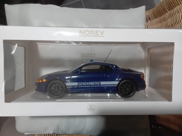 Alpine A110 S 2023 Gendarmerie 1/18 - Vins Rouges Harmonieux pour Chaque Occasion