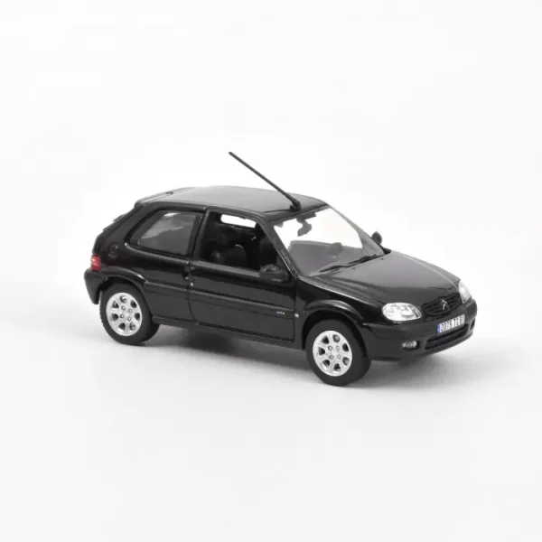 Citroën Saxo VTS 2000 Noir Onyx 1/43 - Vins Rouges Harmonieux pour Chaque Occasion