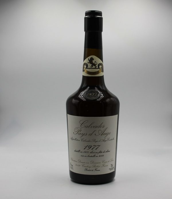 Calvados Christian Drouin – 1977 - Vins Rouges Harmonieux pour Chaque Occasion