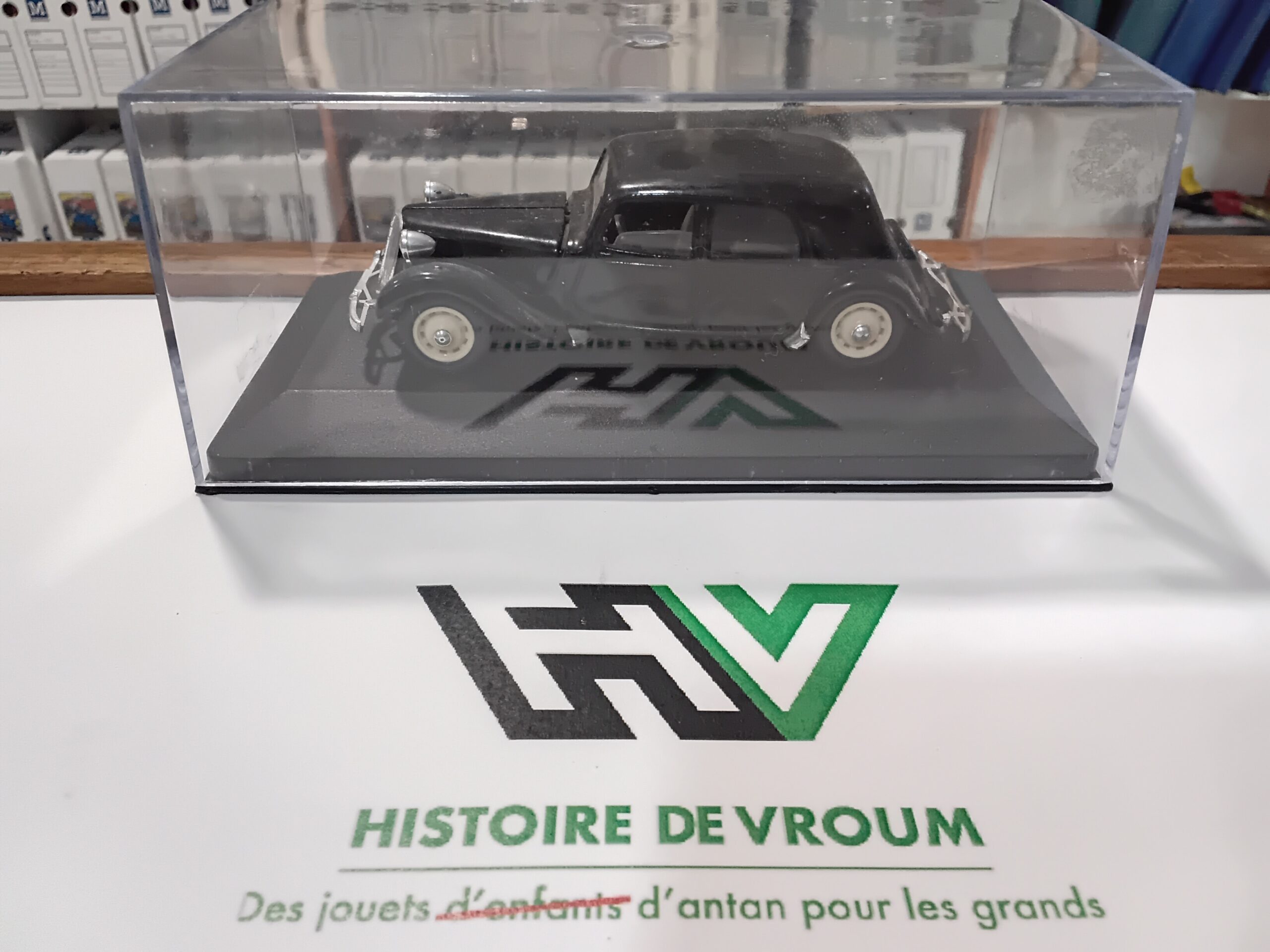Citroën 15 Six Solido 1/43 1939 - Vins Rouges Harmonieux pour Chaque Occasion Citroën 15 Six Solido 1/43 1939 - Vins Rouges Harmonieux pour Chaque Occasion