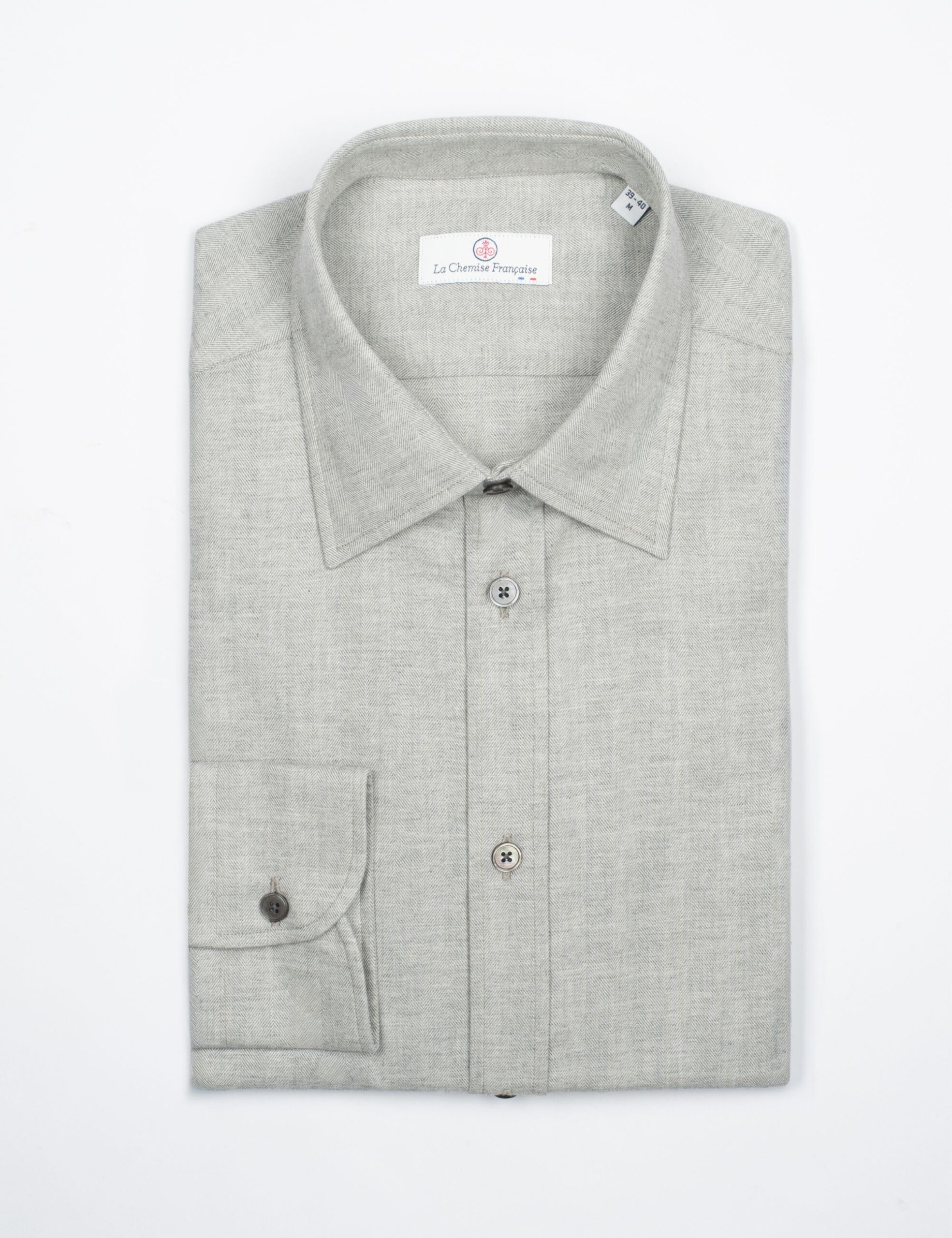 Chemise Flanelle Fine à Chevrons Gris – Col Souple & Gorge Américaine - Vins Rouges Harmonieux pour Chaque Occasion Chemise Flanelle Fine à Chevrons Gris – Col Souple & Gorge Américaine - Vins Rouges Harmonieux pour Chaque Occasion