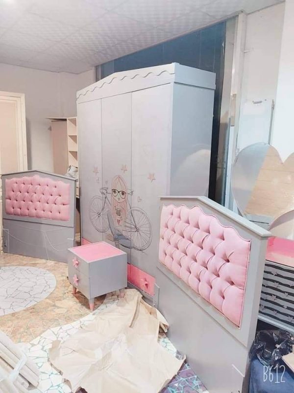 Chambre Enfant RIRI - Vins Rouges Harmonieux pour Chaque Occasion