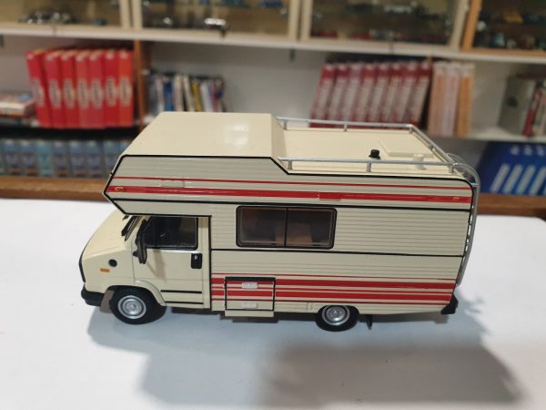 Citroën – C 25 Pilote R 470 – 1984 Sans boite 1/43 - Vins Rouges Harmonieux pour Chaque Occasion