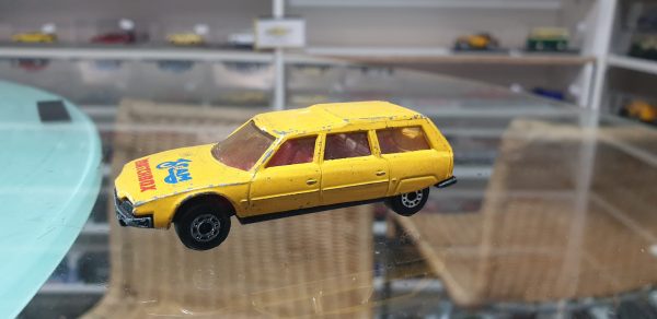 Citroen CX Matchbox N°12 jaune Team Matchbox - Vins Rouges Harmonieux pour Chaque Occasion