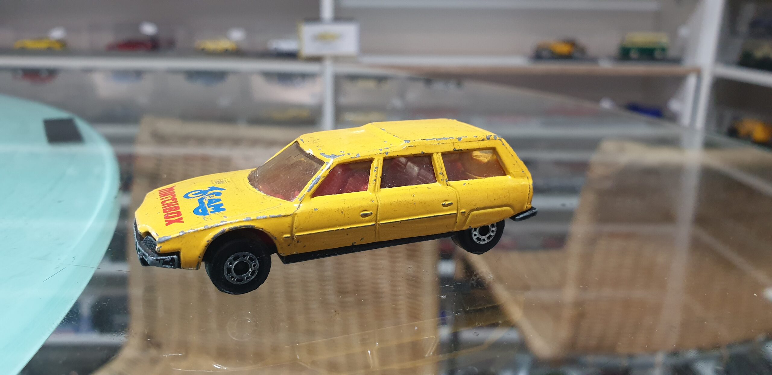 Citroen CX Matchbox N°12 jaune Team Matchbox - Vins Rouges Harmonieux pour Chaque Occasion Citroen CX Matchbox N°12 jaune Team Matchbox - Vins Rouges Harmonieux pour Chaque Occasion