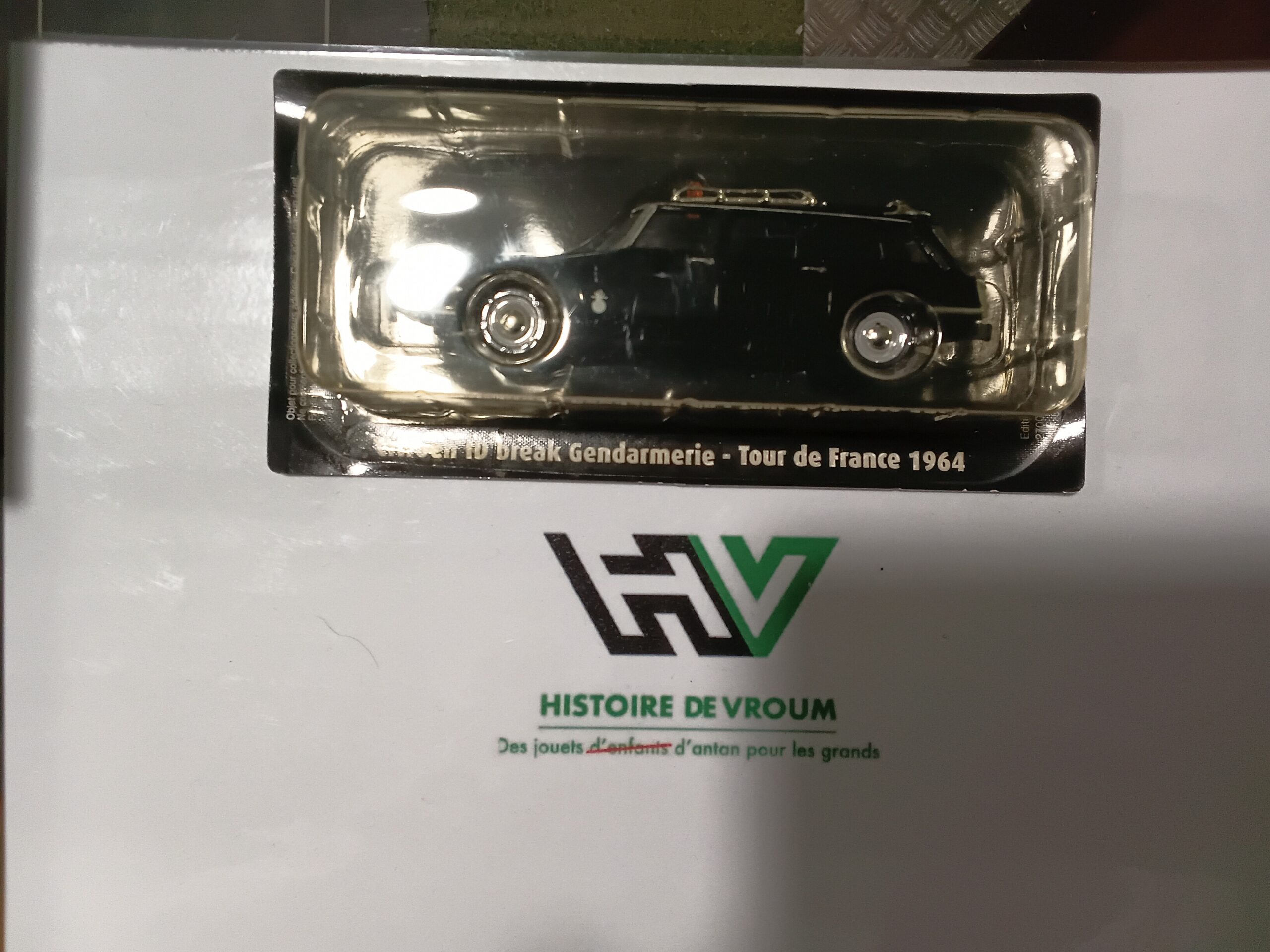 Citroën ID break Gendarmerie – Tour de France 1964 Norev 1/43 - Vins Rouges Harmonieux pour Chaque Occasion Citroën ID break Gendarmerie – Tour de France 1964 Norev 1/43 - Vins Rouges Harmonieux pour Chaque Occasion
