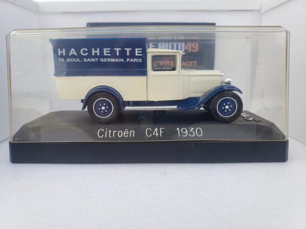 Citroën – C4F – 1930 - Vins Rouges Harmonieux pour Chaque Occasion