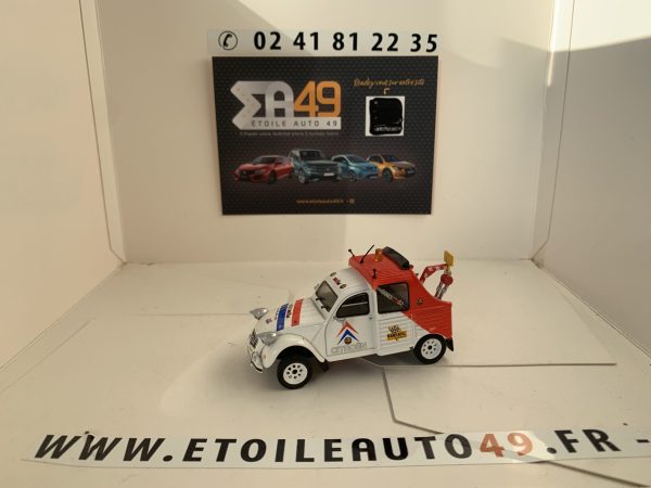 Citroën 2CV Dépanneuse - Vins Rouges Harmonieux pour Chaque Occasion
