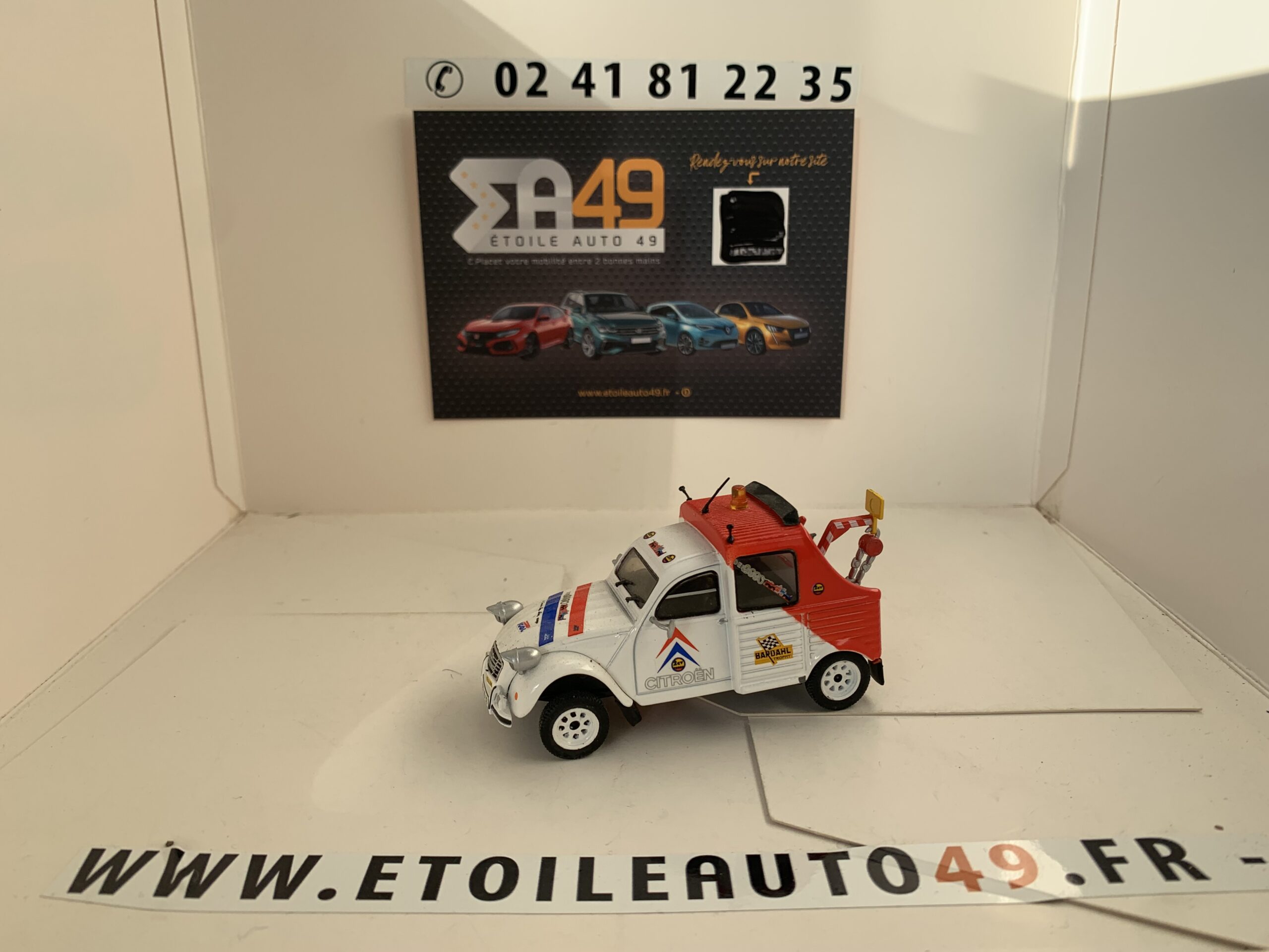 Citroën 2CV Dépanneuse - Vins Rouges Harmonieux pour Chaque Occasion Citroën 2CV Dépanneuse - Vins Rouges Harmonieux pour Chaque Occasion