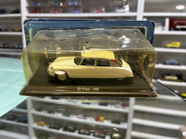 Citroën – ID 19 Taxi – 1968 - Vins Rouges Harmonieux pour Chaque Occasion