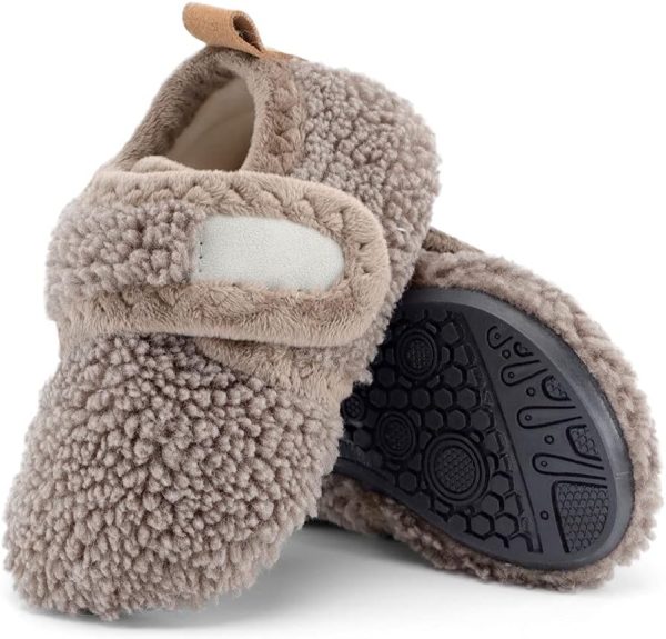 Chaussons bébé antidérapants montessori pour l&rsquo;hiver - Vins Rouges Harmonieux pour Chaque Occasion
