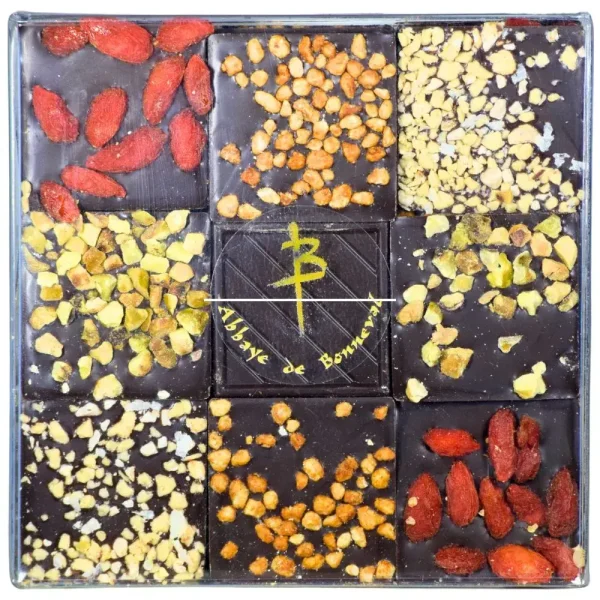 Carrés de chocolats noirs gourmands (x27) – Abbaye de Bonneval - Vins Rouges Harmonieux pour Chaque Occasion