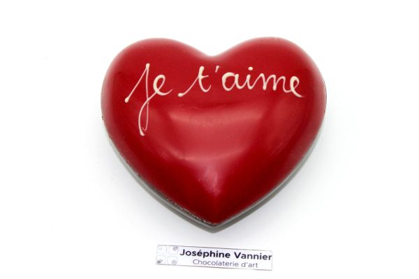 Coeur Je T’aime T2 Garni en Chocolat Noir - Vins Rouges Harmonieux pour Chaque Occasion