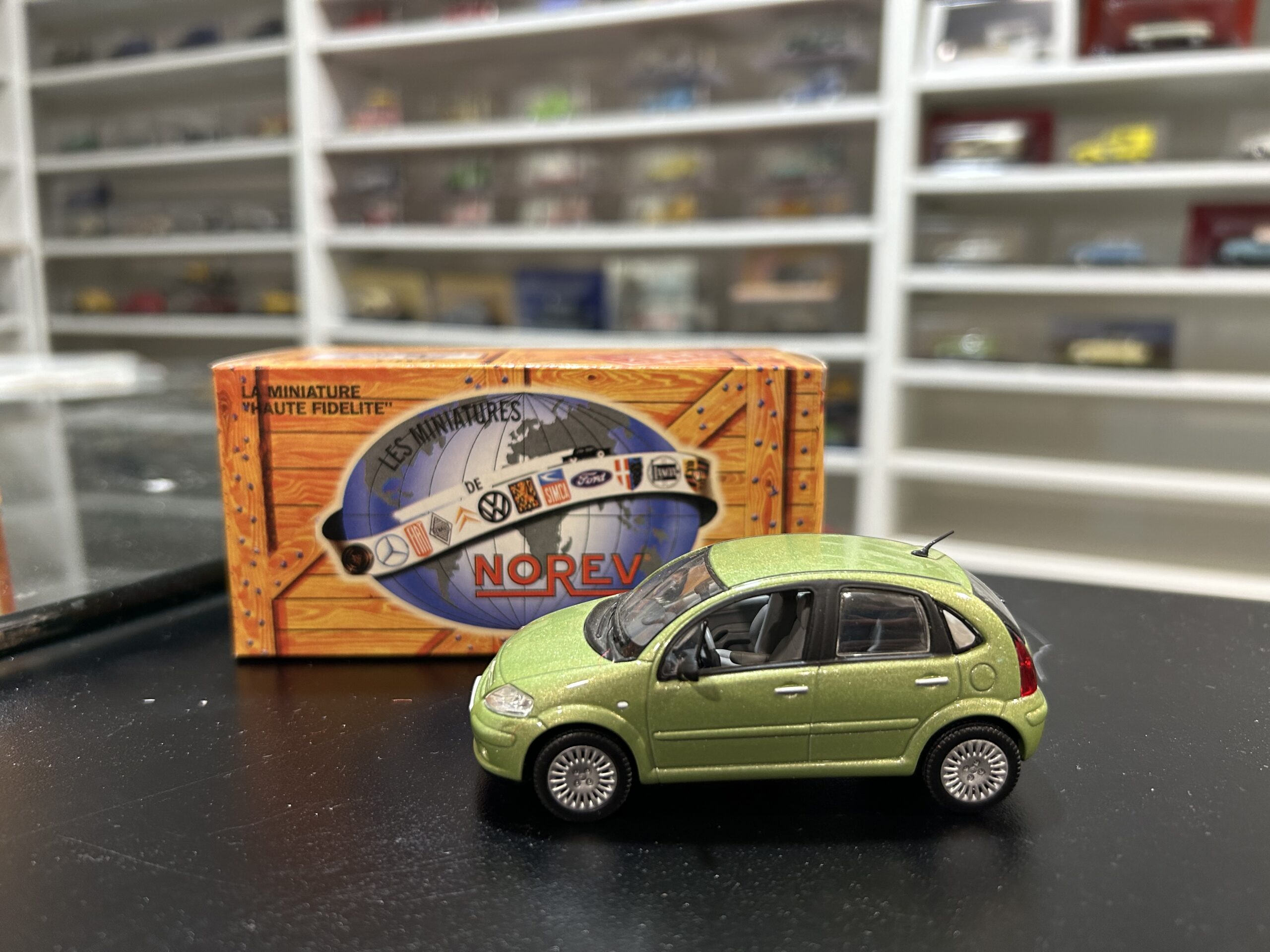Citroen C3 2002 Norev 1/43 - Vins Rouges Harmonieux pour Chaque Occasion Citroen C3 2002 Norev 1/43 - Vins Rouges Harmonieux pour Chaque Occasion