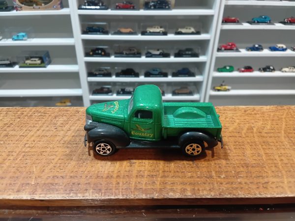 Chevrolet 1946 Country REF 217 BCD Majorette 1/60 - Vins Rouges Harmonieux pour Chaque Occasion