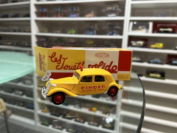 Citroen 15 CV 1939 Pinder 1/43 Solido - Vins Rouges Harmonieux pour Chaque Occasion