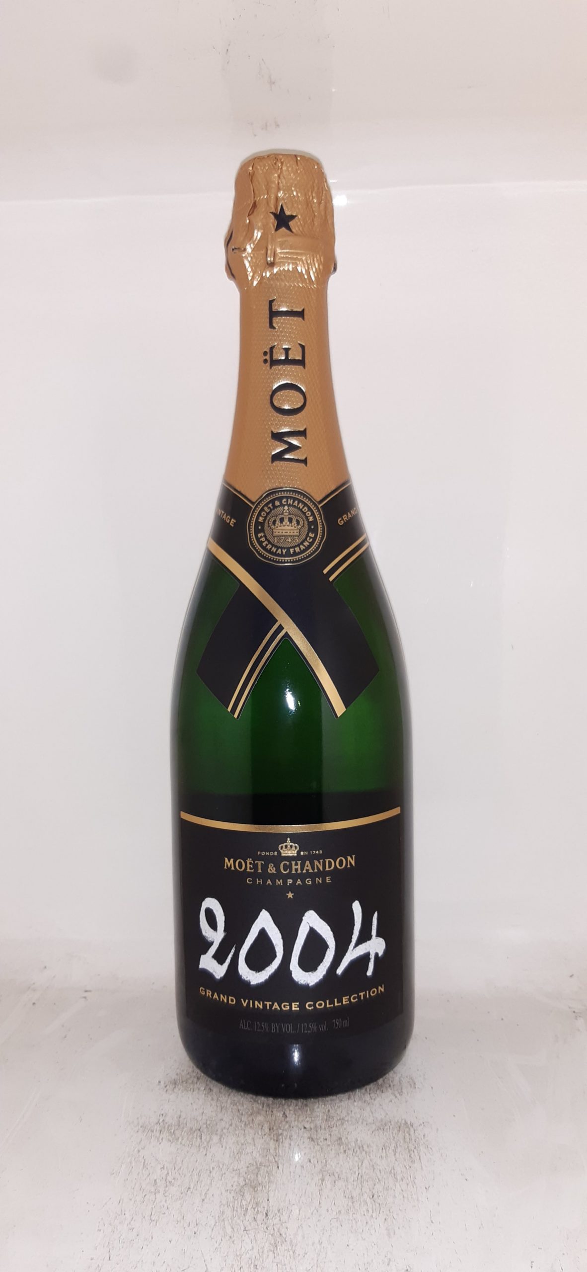 Champagne MOËT & CHANDON Grand Vintage Collection 2004 Brut - Vins Rouges Harmonieux pour Chaque Occasion Champagne MOËT & CHANDON Grand Vintage Collection 2004 Brut - Vins Rouges Harmonieux pour Chaque Occasion