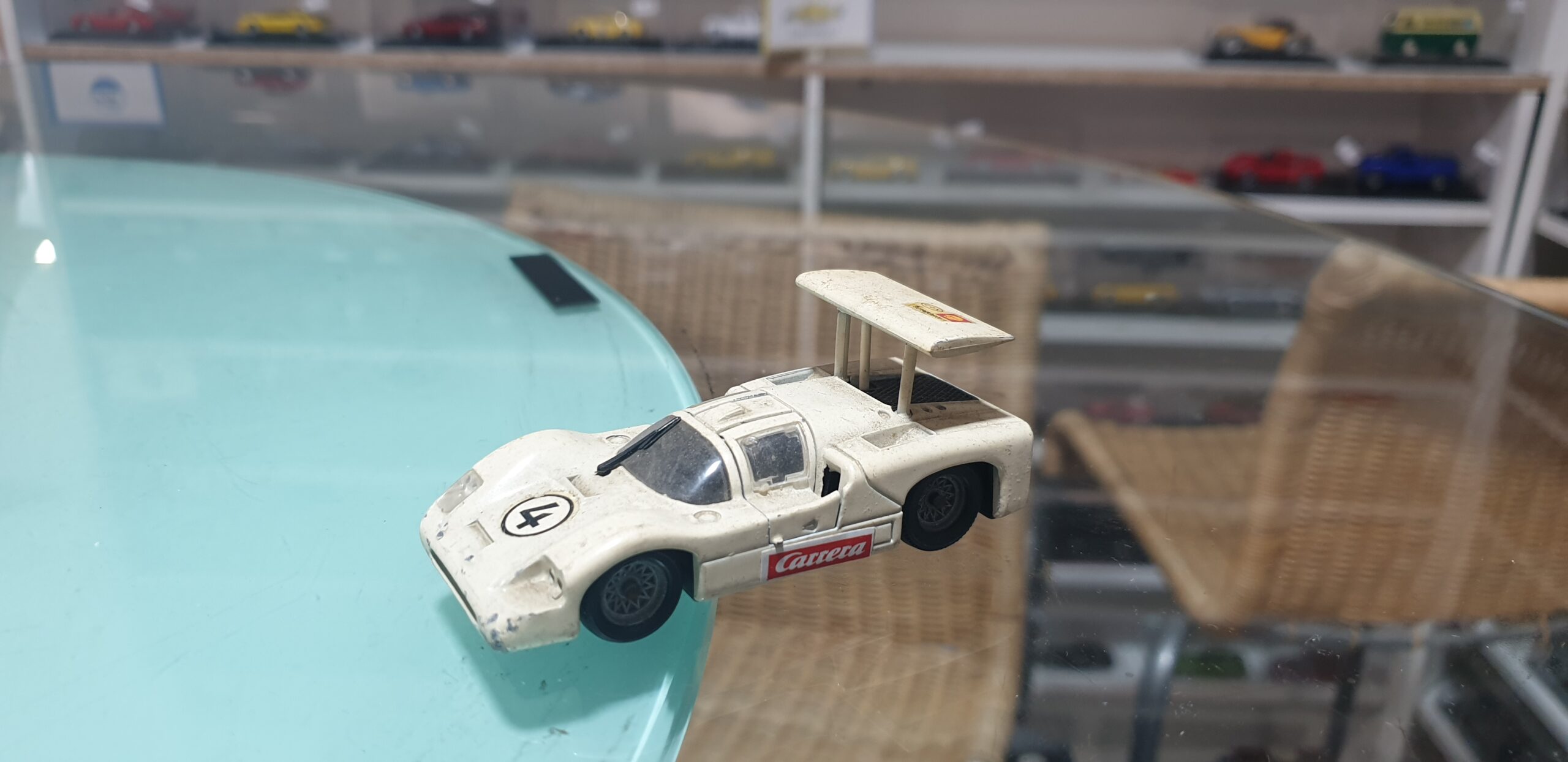 Chaparral 2F 1/43 N°169 Solido - Vins Rouges Harmonieux pour Chaque Occasion Chaparral 2F 1/43 N°169 Solido - Vins Rouges Harmonieux pour Chaque Occasion