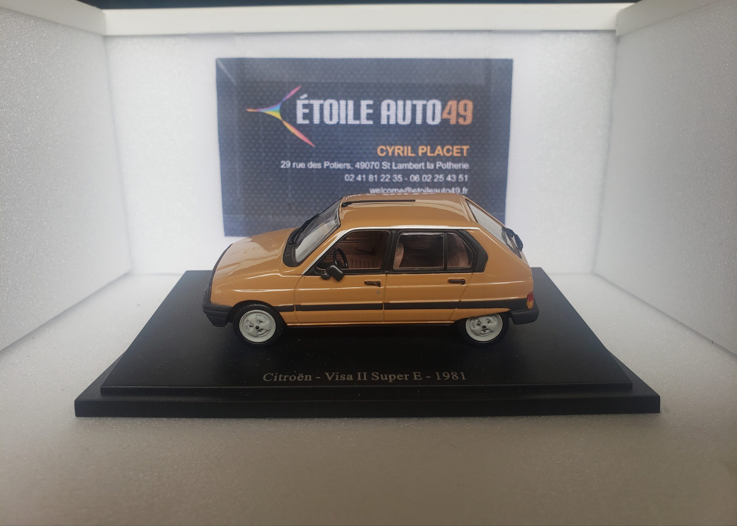 Citroën – Visa II Super E – 1981 - Vins Rouges Harmonieux pour Chaque Occasion Citroën – Visa II Super E – 1981 - Vins Rouges Harmonieux pour Chaque Occasion