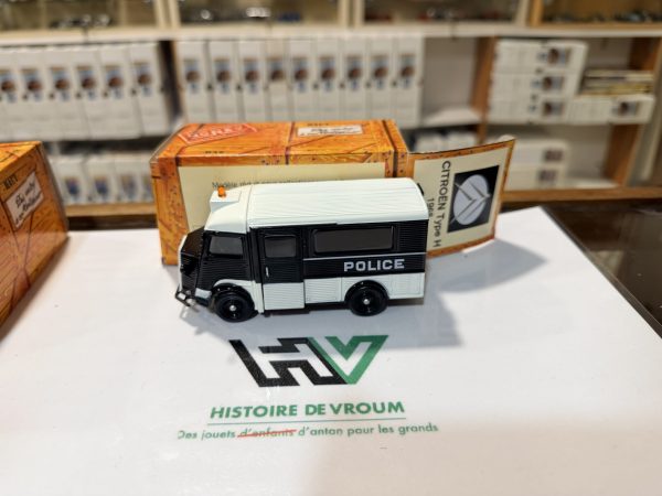 Citroën Type H Police 1968 Norev 1/43 - Vins Rouges Harmonieux pour Chaque Occasion