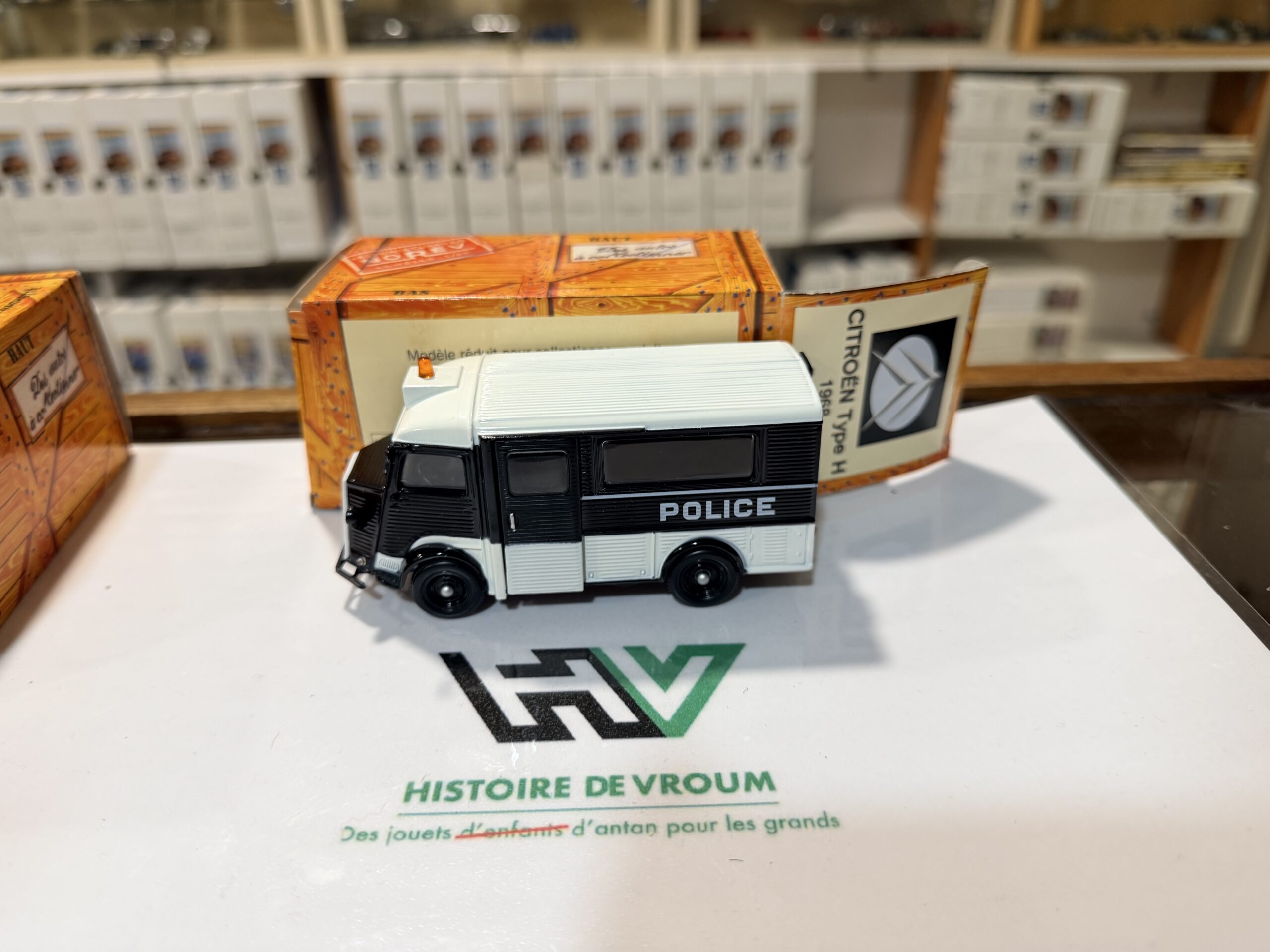 Citroën Type H Police 1968 Norev 1/43 - Vins Rouges Harmonieux pour Chaque Occasion Citroën Type H Police 1968 Norev 1/43 - Vins Rouges Harmonieux pour Chaque Occasion