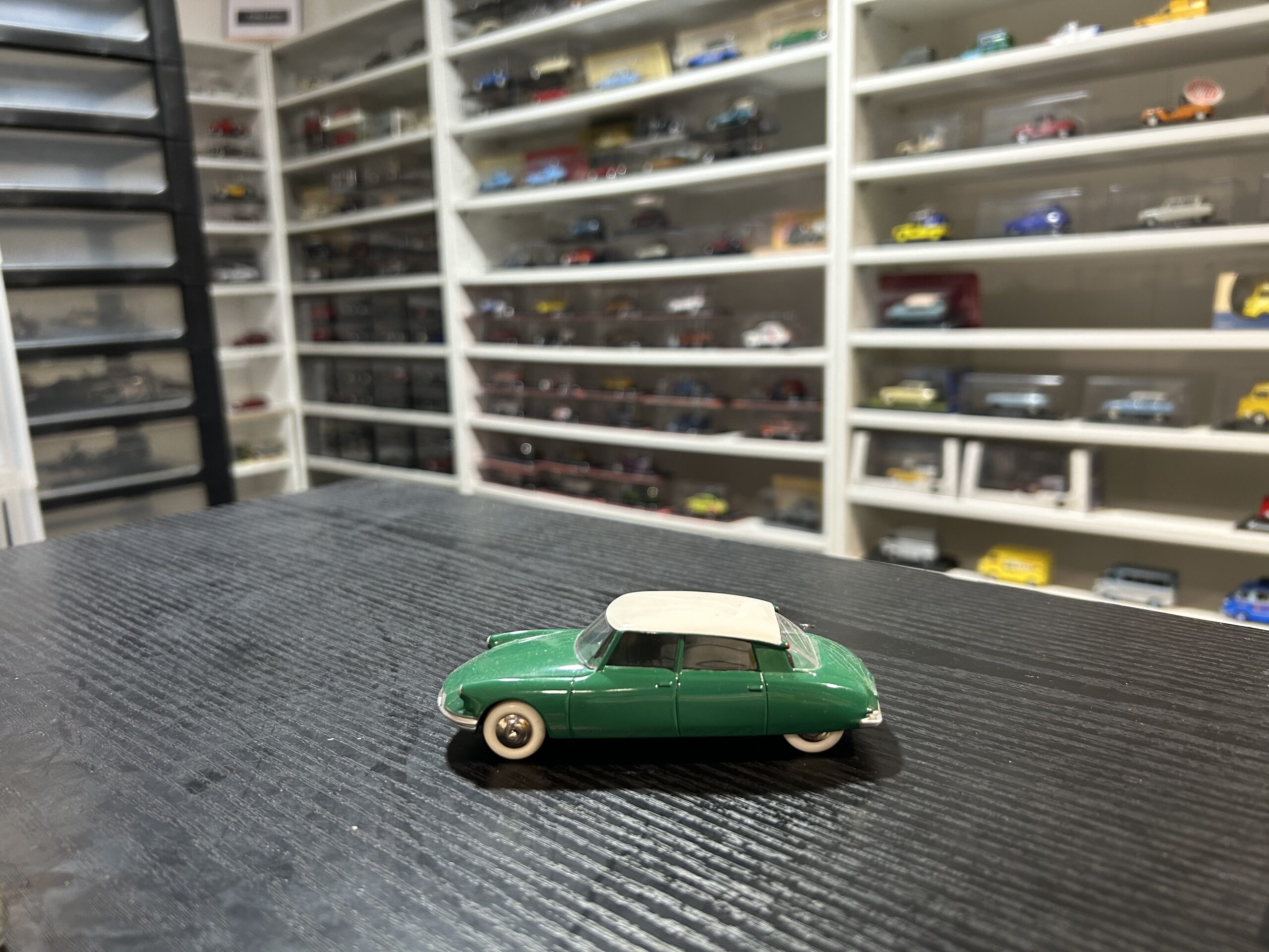 Citroen DS 19 1/43 - Vins Rouges Harmonieux pour Chaque Occasion Citroen DS 19 1/43 - Vins Rouges Harmonieux pour Chaque Occasion