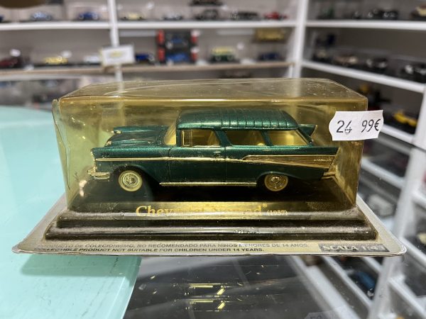 Chevrolet Nomad 1957 1/43 - Vins Rouges Harmonieux pour Chaque Occasion