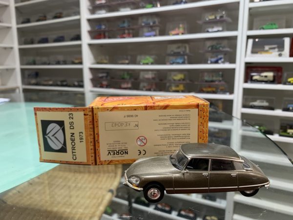 Citroen DS 23 1973 marron Norev 1/43 - Vins Rouges Harmonieux pour Chaque Occasion