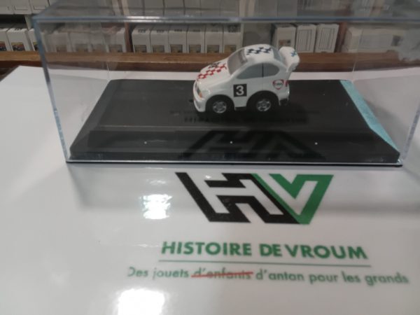 BMW Pullback Blanche “Warsteiner” 1/72 - Vins Rouges Harmonieux pour Chaque Occasion