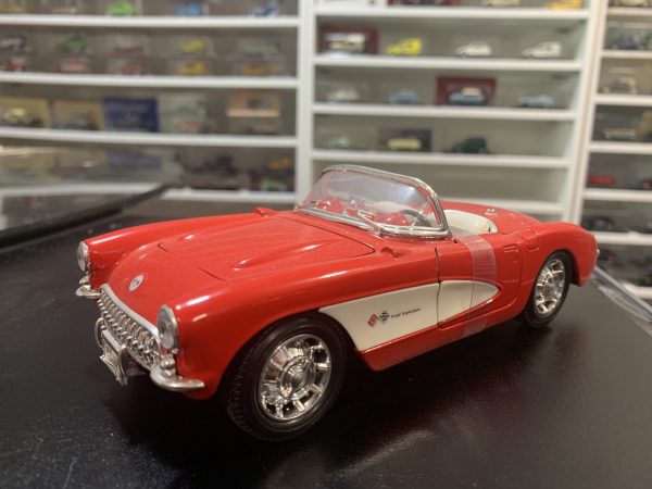 Chevrolet Corvette 1957 Welly 1/24 - Vins Rouges Harmonieux pour Chaque Occasion