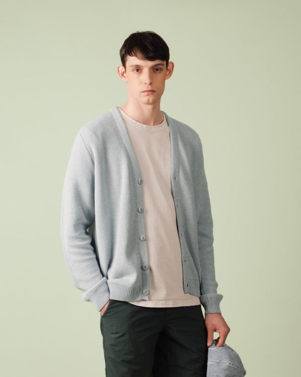 Cardigan Agop – Light Indigo - Vins Rouges Harmonieux pour Chaque Occasion