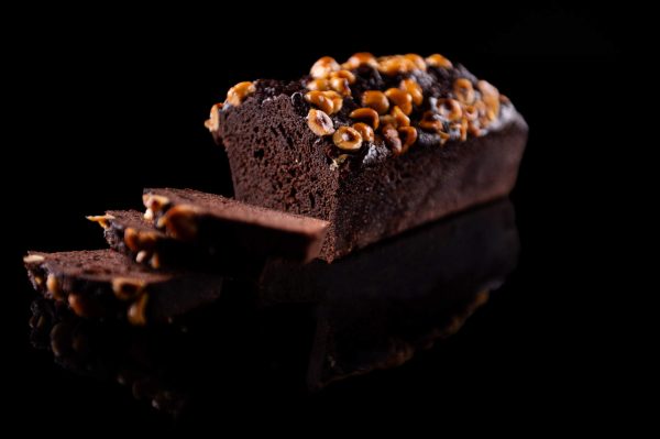 Cake choco éclat noisette - Vins Rouges Harmonieux pour Chaque Occasion