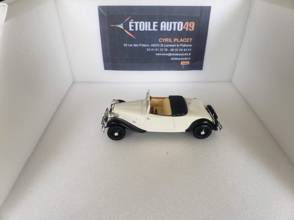 Citroën – Traction Roadster- 1939 - Vins Rouges Harmonieux pour Chaque Occasion