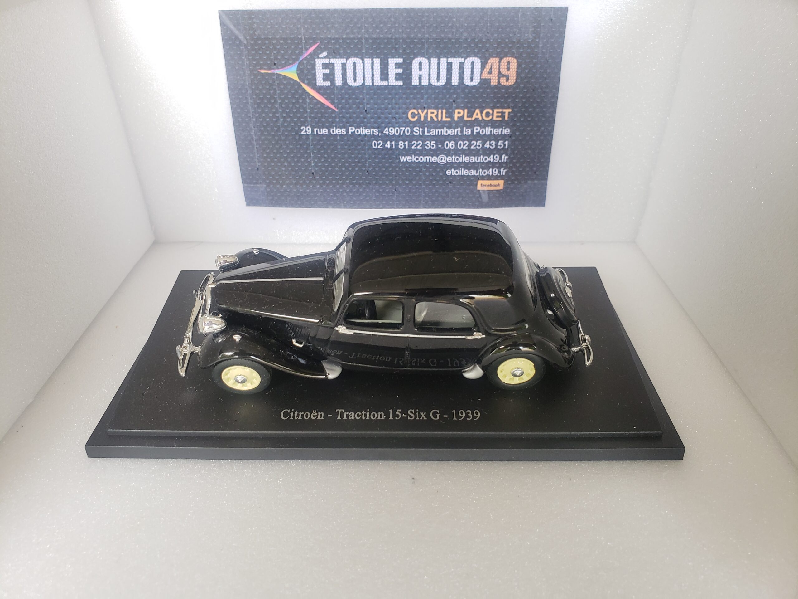 Citroën – Traction 15-Six G – 1939 - Vins Rouges Harmonieux pour Chaque Occasion Citroën – Traction 15-Six G – 1939 - Vins Rouges Harmonieux pour Chaque Occasion